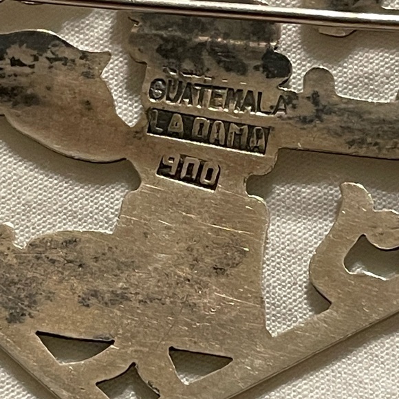 Vintage La Dama silver brooch from Guatemala. - Picture 2 of 4